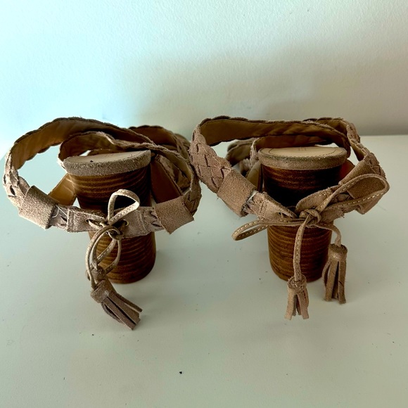 BCBG Strappy Swede Sandal Heels Thick Heel - Picture 4 of 8